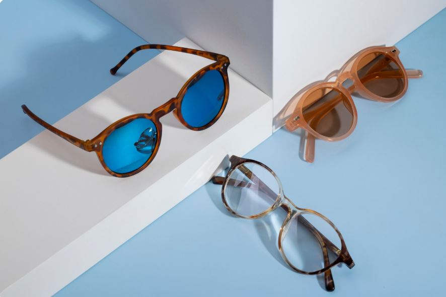 How Many Pairs of Glasses Should You Own? A Practical Perspective