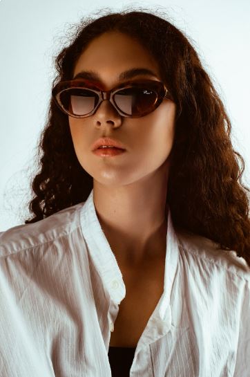 Why Cheap Sunglasses Can Be Worse Than No Sunglasses